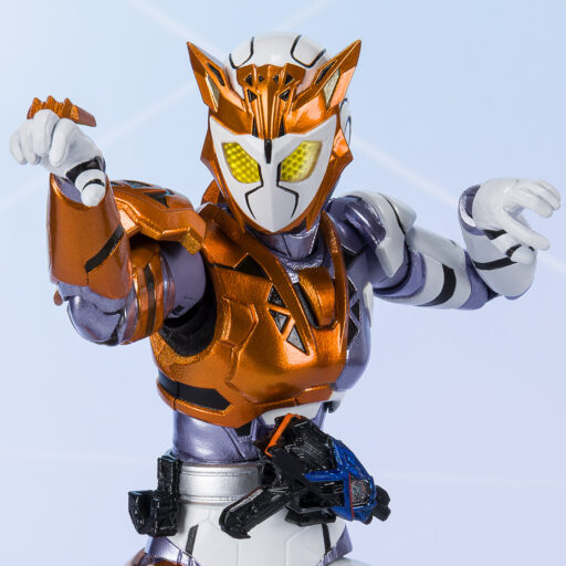S.H.Figuarts KAMEN RIDER VALKYRIE RUSHING CHEETAH